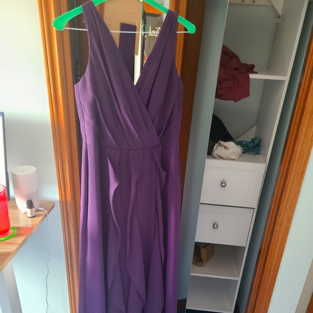 Size 8 Deep purple Vera Wang v-neck evening or bridesmaid full length dress